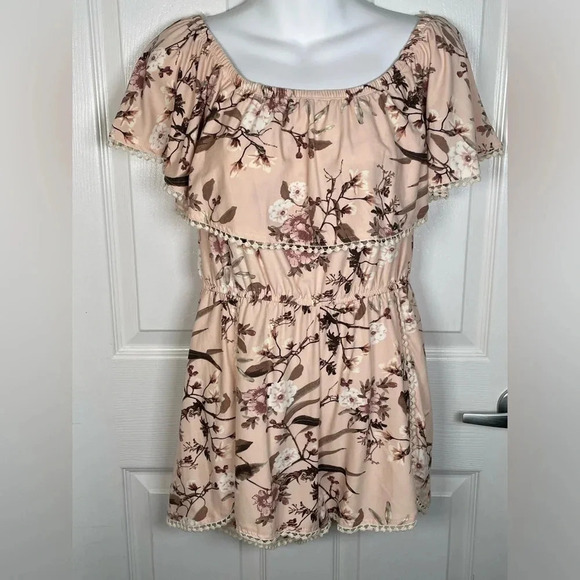 Bundle Of 2 Summer Rompers size Medium - Picture 4 of 12